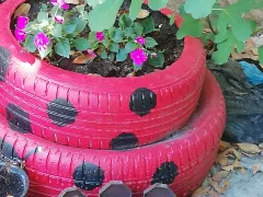 "Клумбы" из  автомобильных шин. 